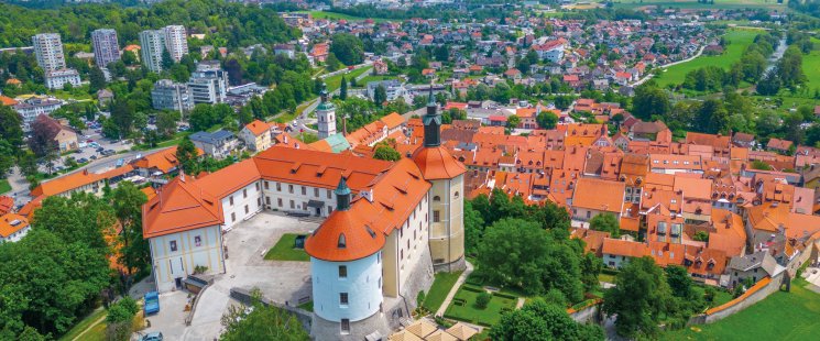 &copy; dudlajzov - stock.adobe.com